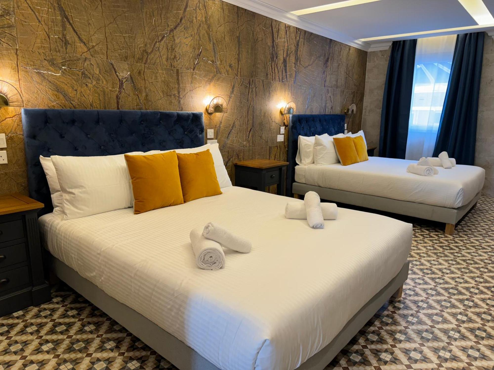 Balcony Hotel Saint Julian's エクステリア 写真