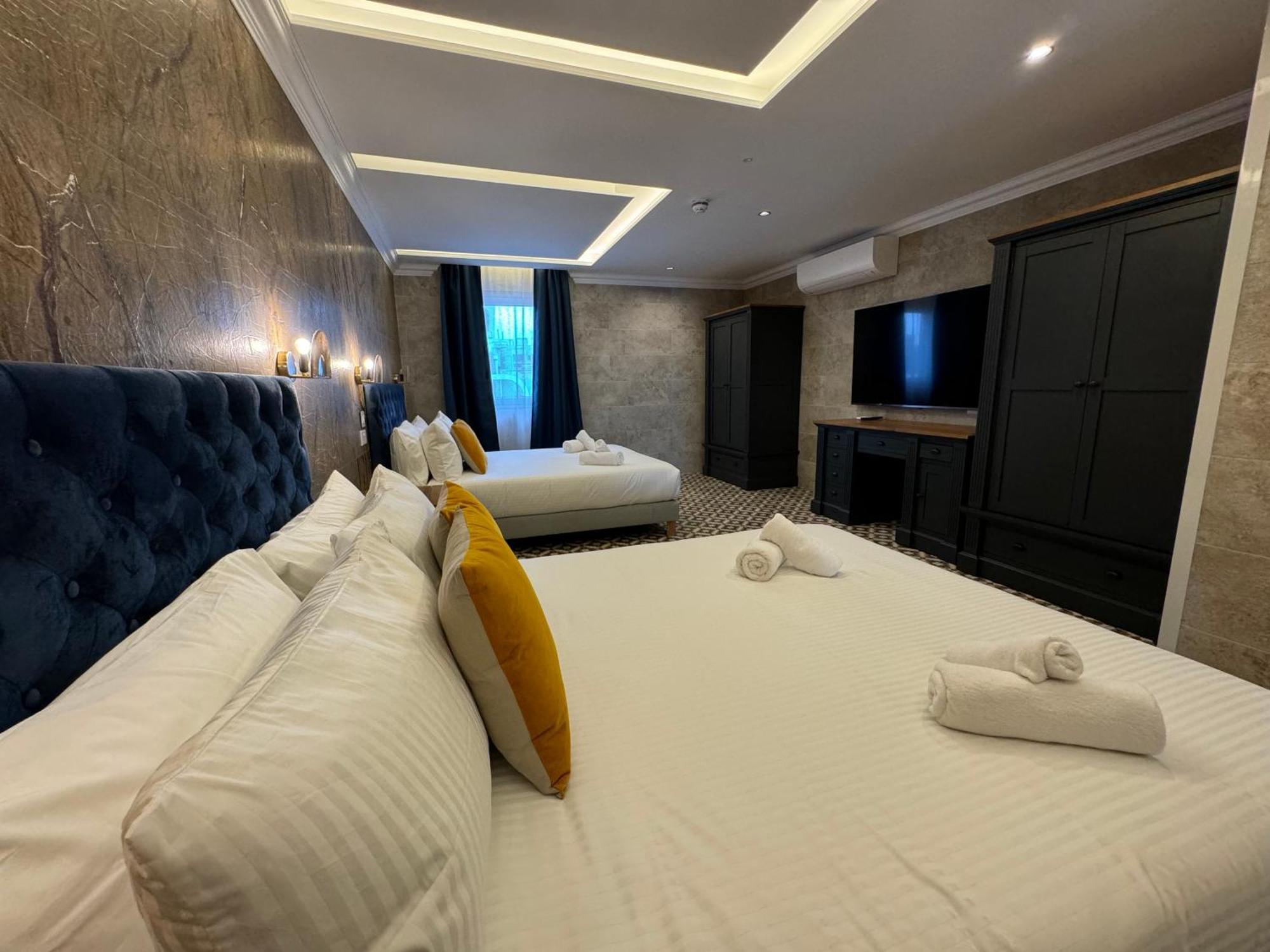 Balcony Hotel Saint Julian's エクステリア 写真