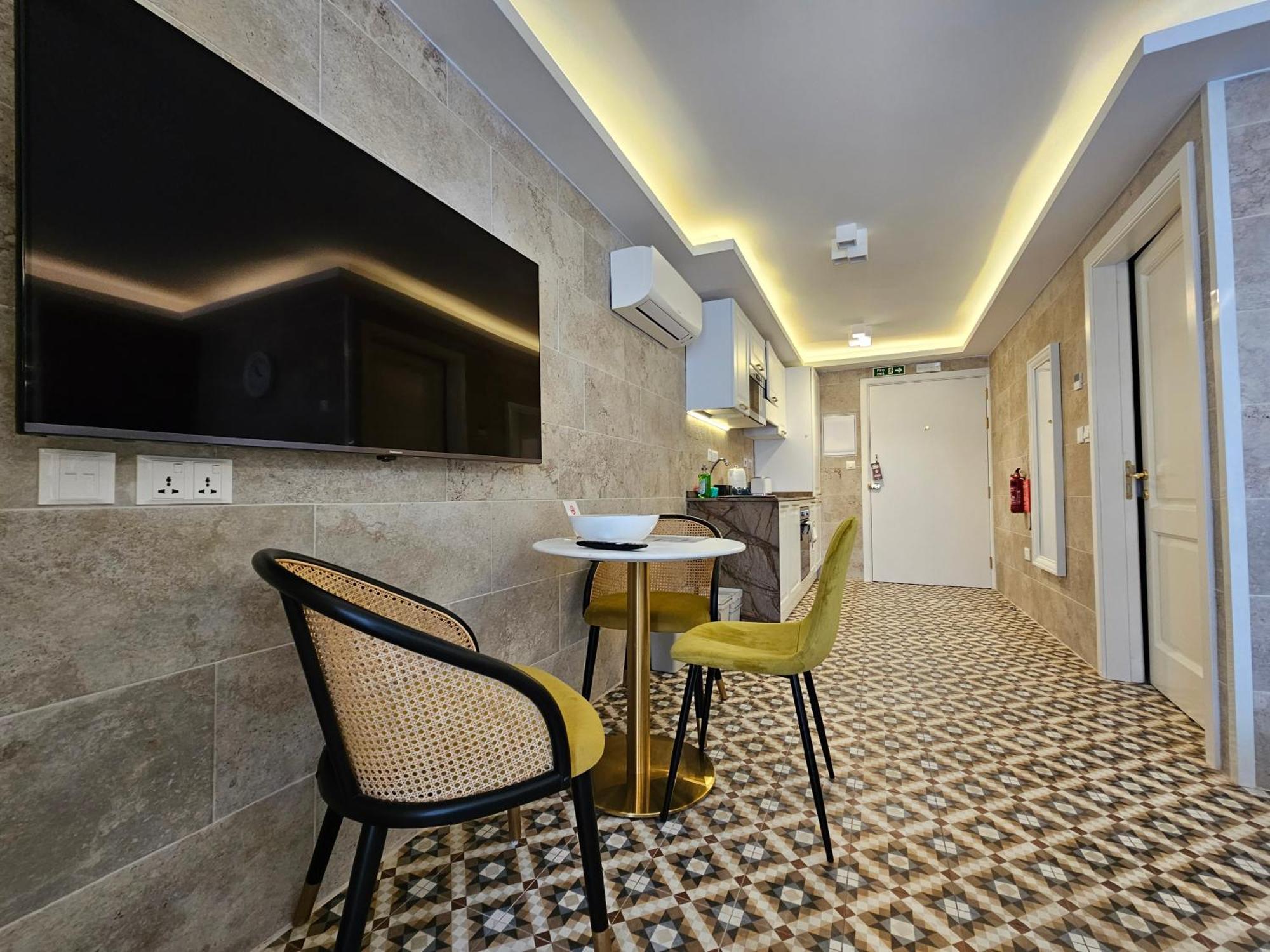 Balcony Hotel Saint Julian's エクステリア 写真