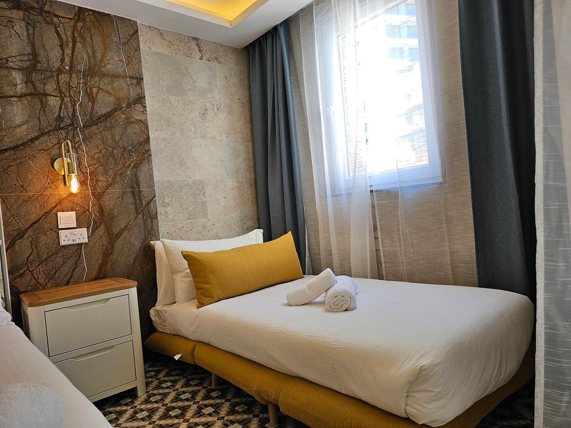 Balcony Hotel Saint Julian's エクステリア 写真