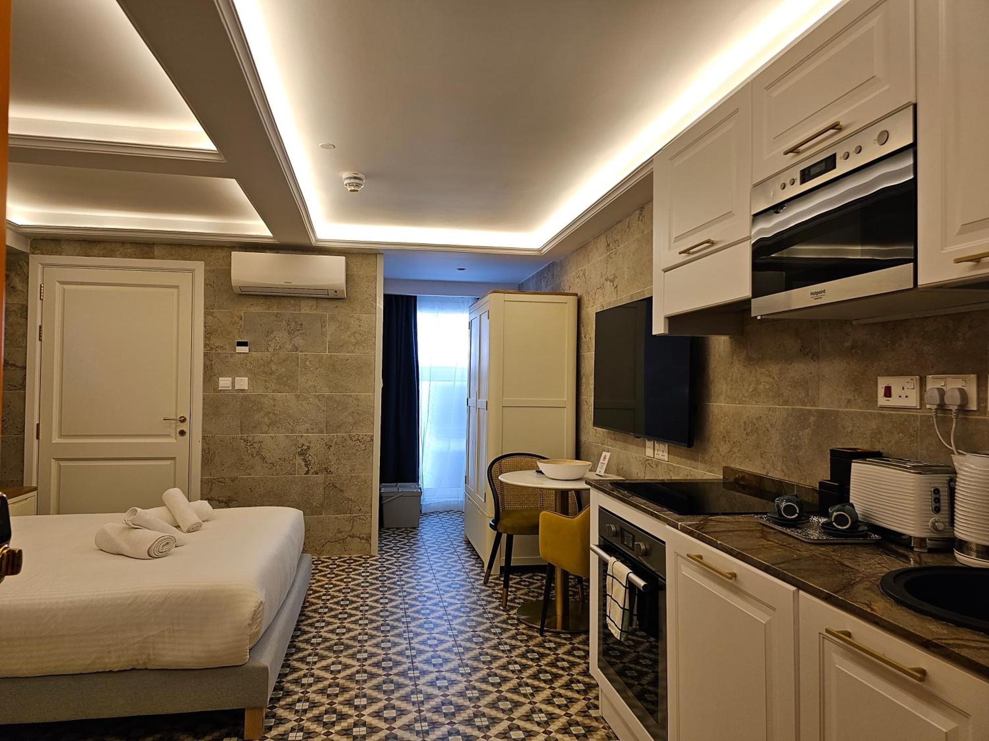 Balcony Hotel Saint Julian's エクステリア 写真
