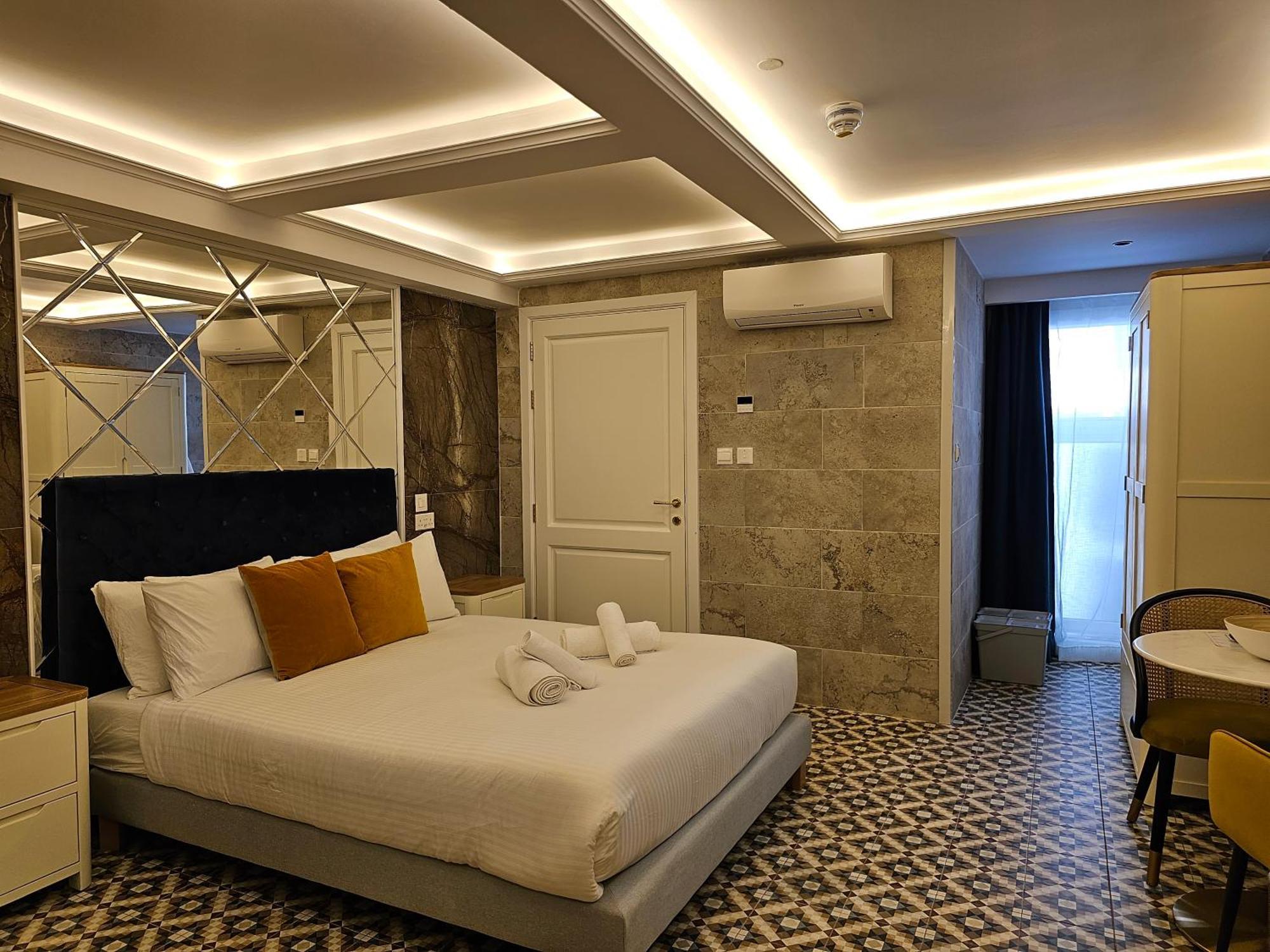 Balcony Hotel Saint Julian's エクステリア 写真