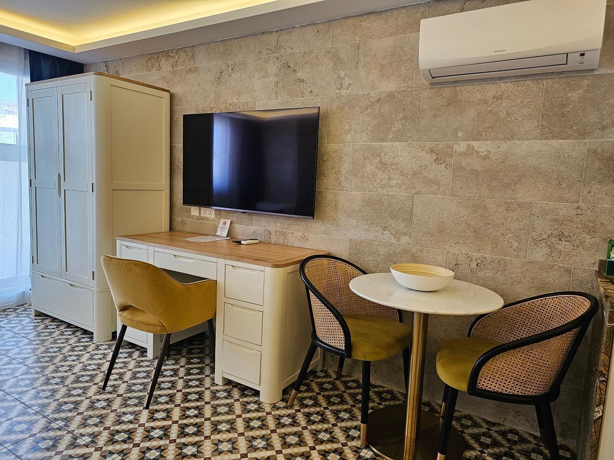 Balcony Hotel Saint Julian's エクステリア 写真