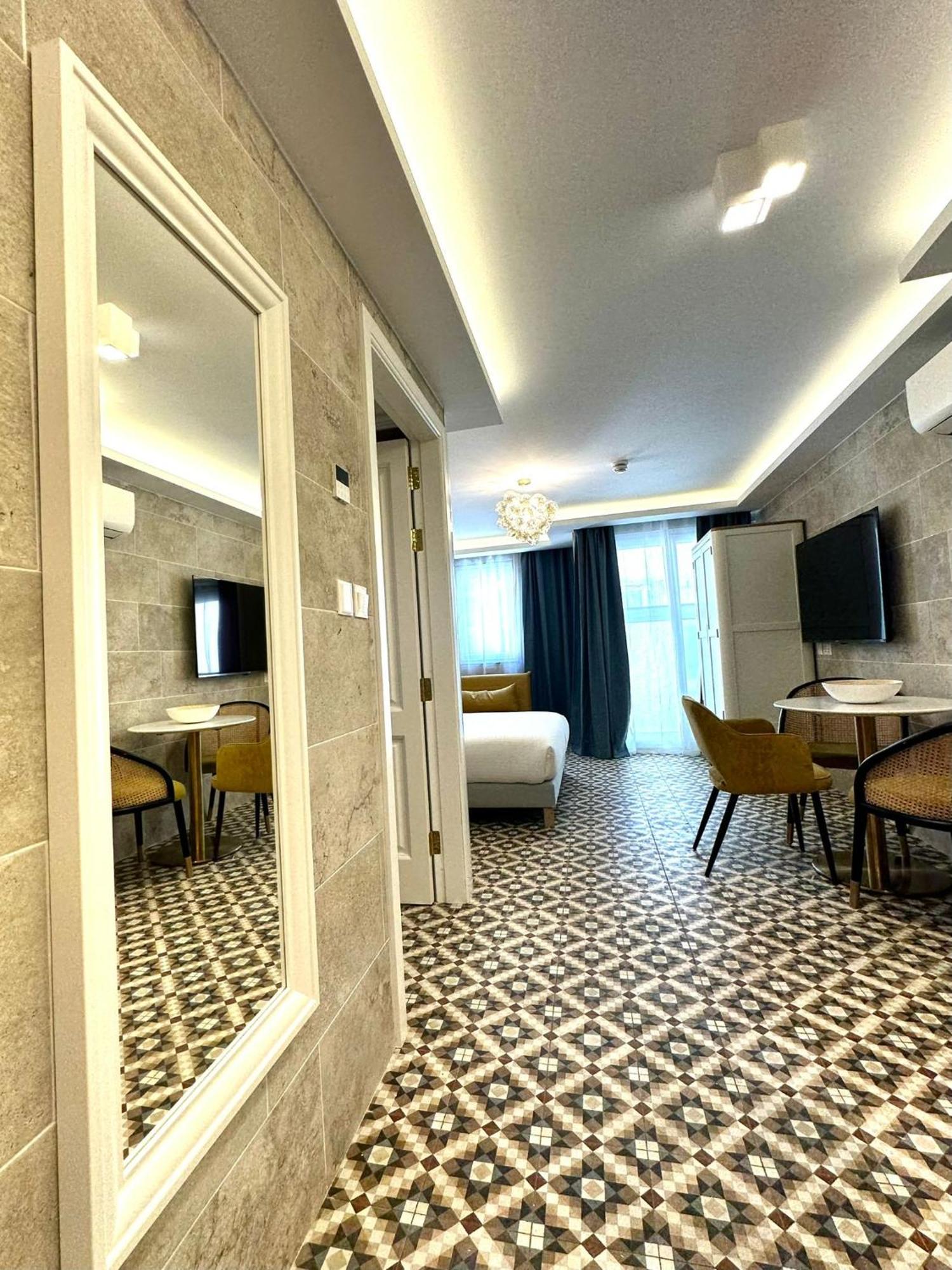 Balcony Hotel Saint Julian's エクステリア 写真