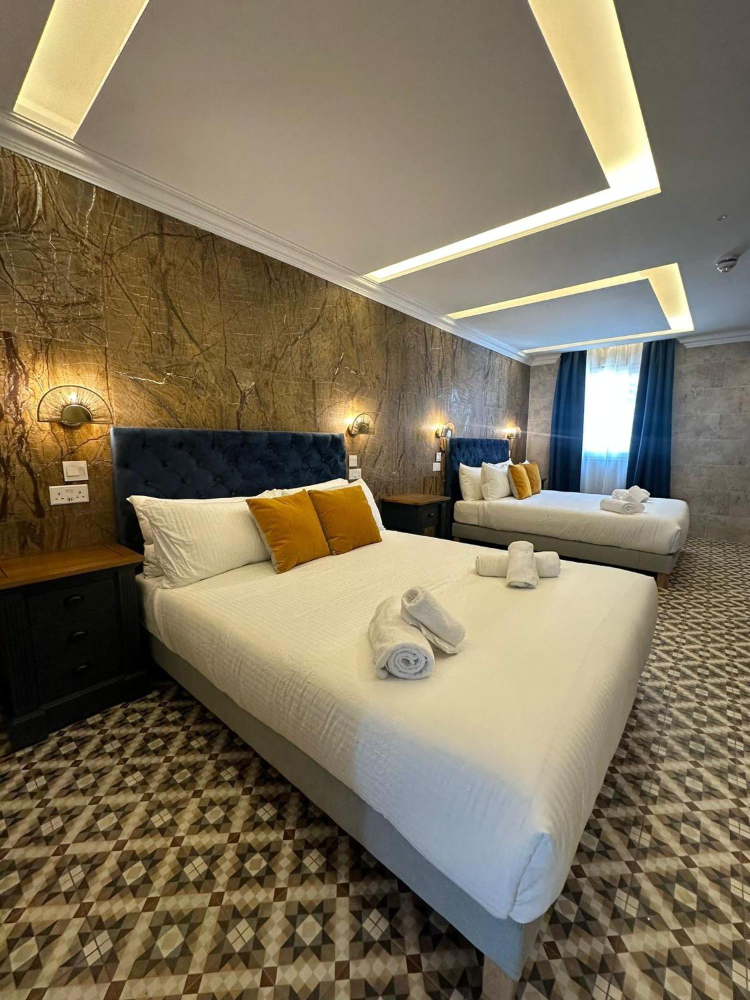 Balcony Hotel Saint Julian's エクステリア 写真